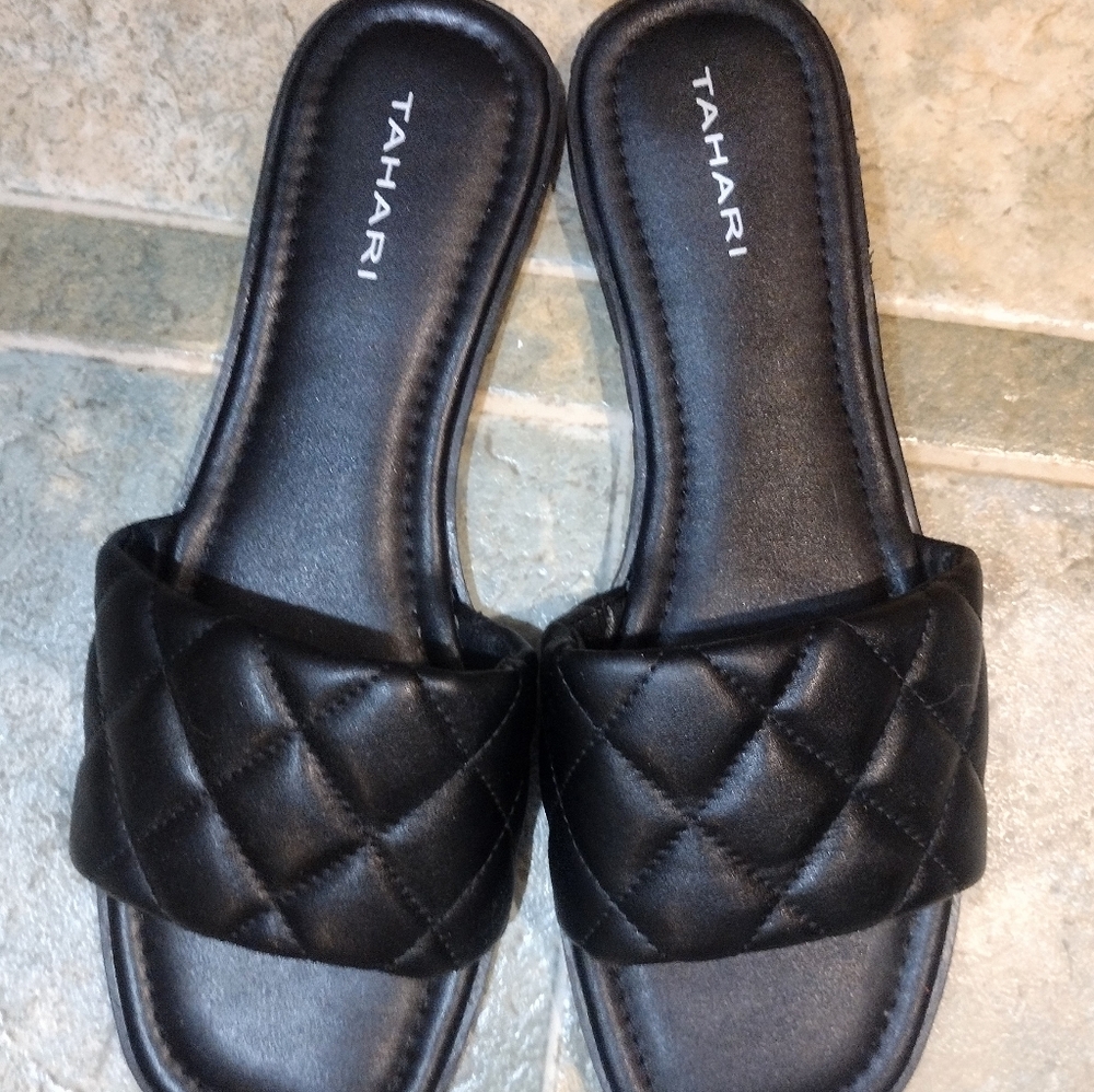 Tahari Black Quilted Slide Sandala #41726
